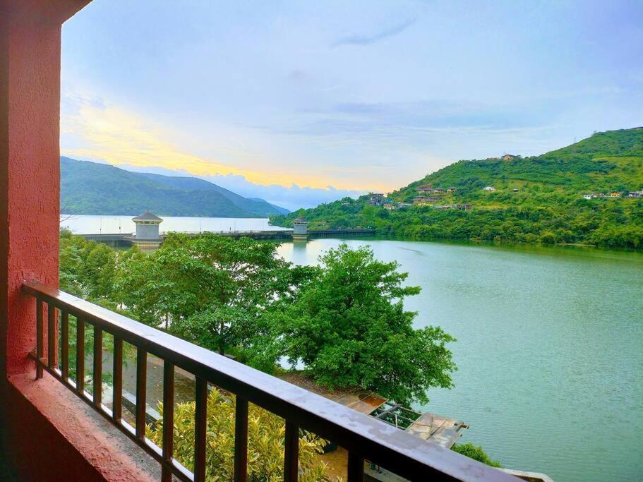 Portofino Apartment Lavasa Luaran gambar